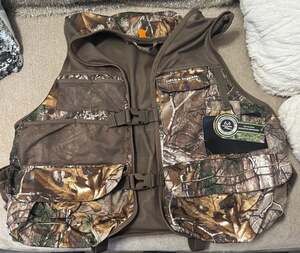 Field & Stream Realtree Xtra Turkey Hunting Vest with Detachable Seat Cushion